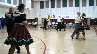 Famous Two Step with Strolling Vine Profile