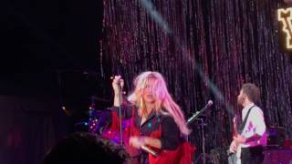 Kesha performing Blow live at Harrah's - Iowa 7/20/17