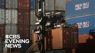 Dock workers detail logjam at ports
