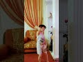 رقص اجنبي على اغنية جلابي بيبي 