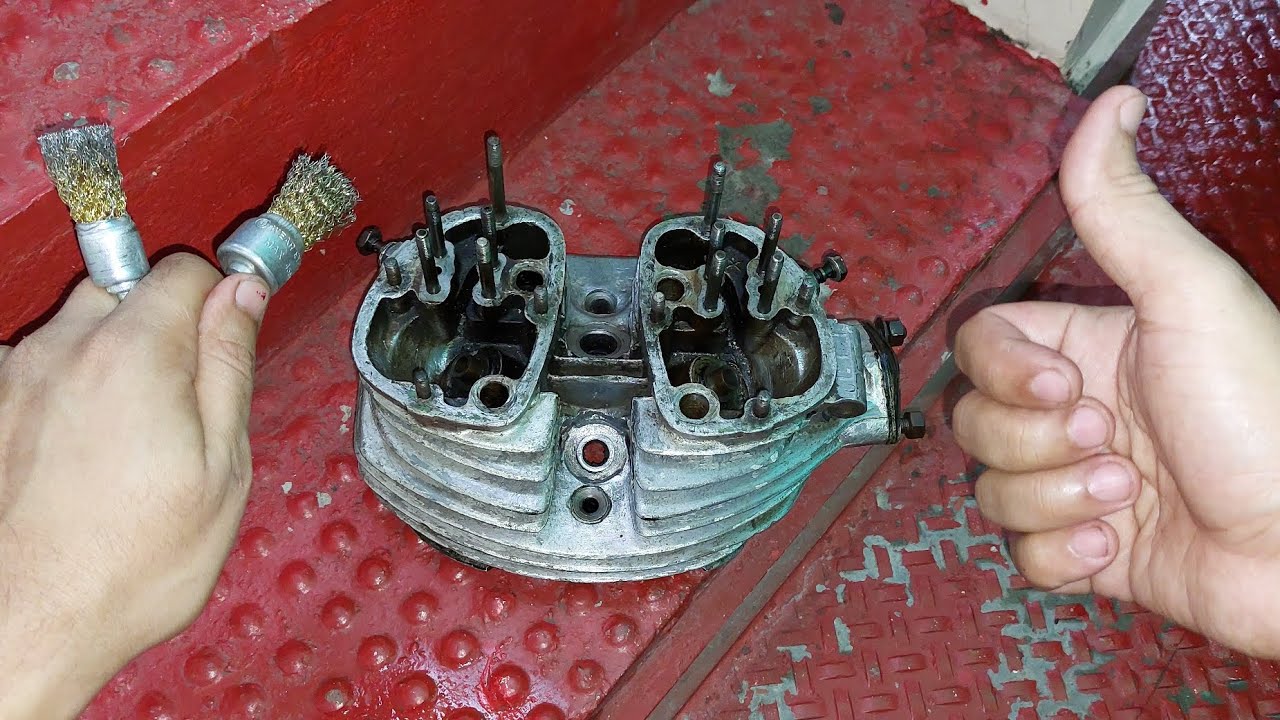 royal enfield 350 Bullet engine head cleaning.