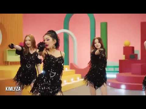 Is Momoland copying Mamamoo?