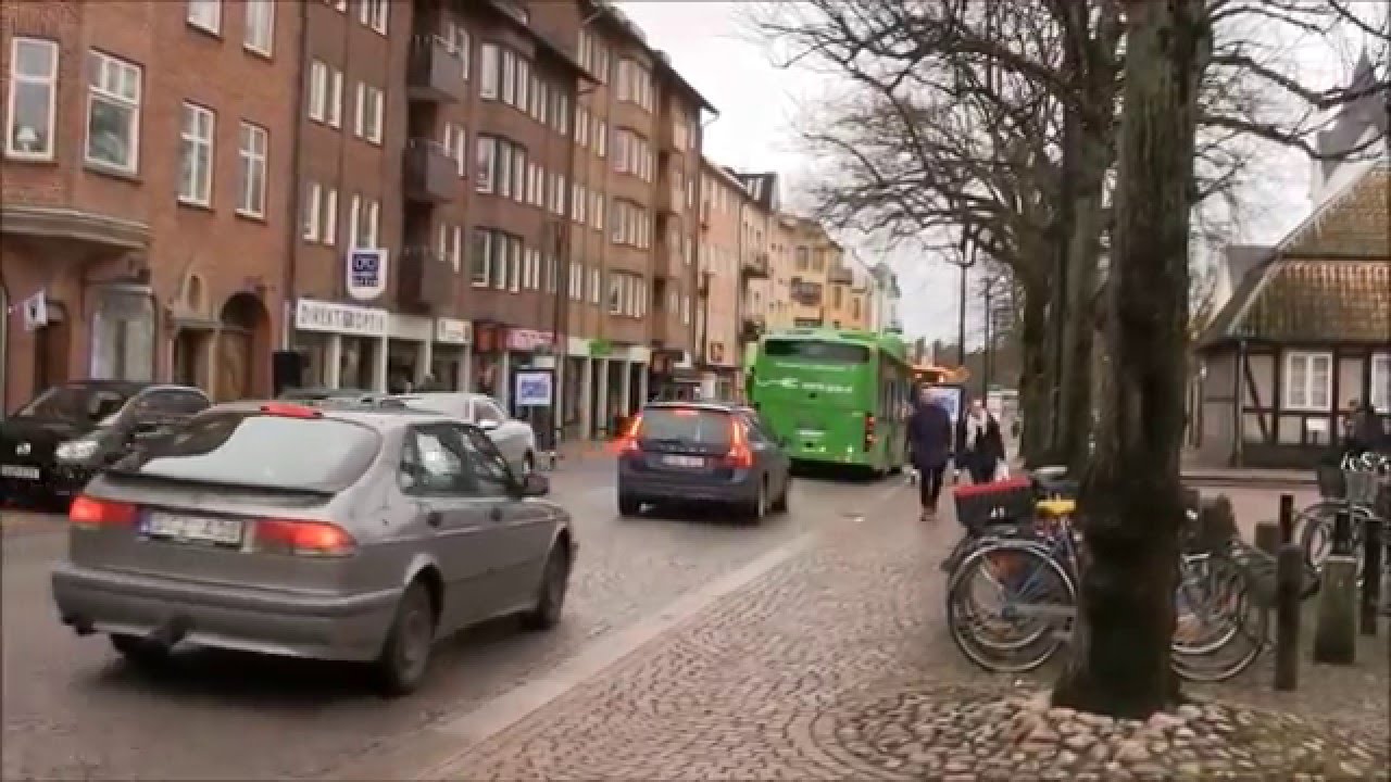 Ängelholm i närbild. Elbussar