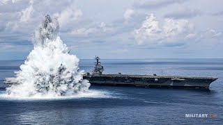 Hoe Onderwaterexplosies Het Oorlogsschip En Onderzeeërs Beschadigen