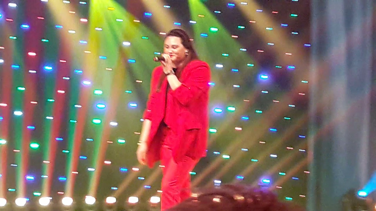 Crystal Lynn - T'is nog niet voorbij - YouTube