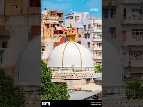 Ajmer ki galiyon me mene baliyon ko telte deka hai h.