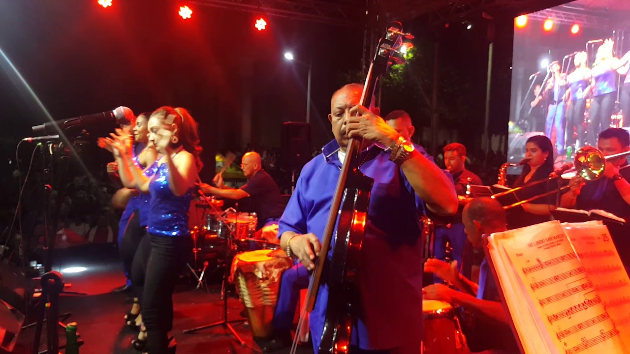 Juan Piña y Su Orquesta/ SAN CARLOS ( Porro ) Vivi Vergara ...