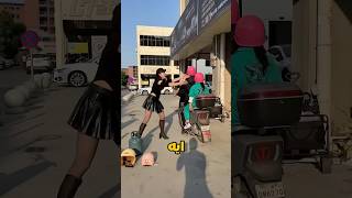 افتكروها مجنونة وبتخرب حاجتهم.. لكن النهايه صدمة!😱🛵