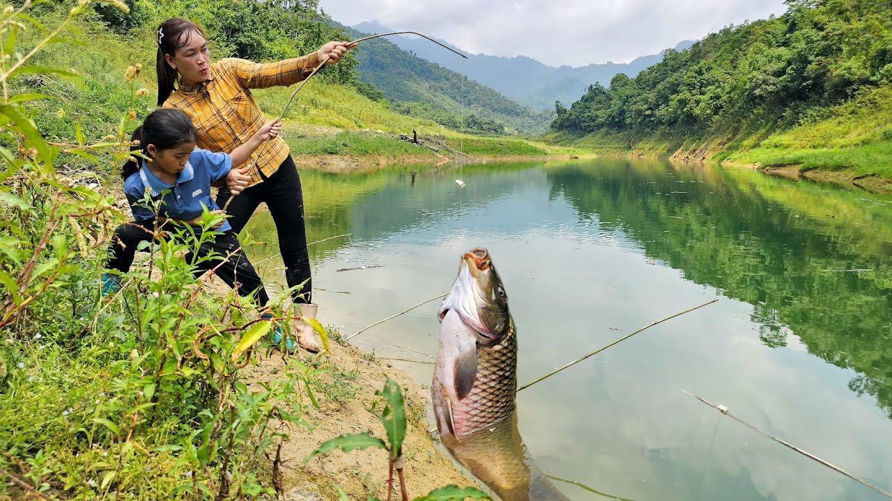 Luyen and Lan's ancient fishing skills caught a large school of carp to sell at the market.