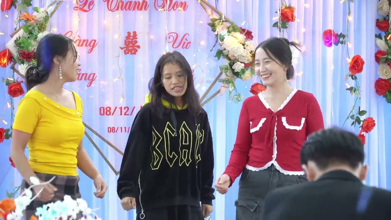 Nkauj Hmoob Seev Cev Nhảy Mừng Đám Cưới