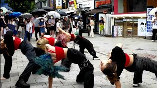 6Aes. Beautiful Cly Pion Busking. On Rainy Day. Hongdae Street.