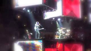 Muse - Intro + Uprising live in Chicago March 12, 2010