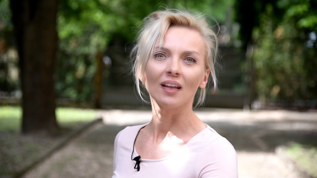 Sylwia Różycka (pl) - wizytówka aktorska w języku polskim 2a