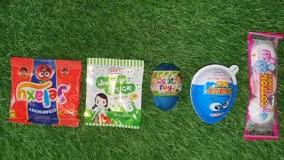 5 candies, 2 surprise eggs, 1 Cotton Candy cloud 😱 What’s inside?!