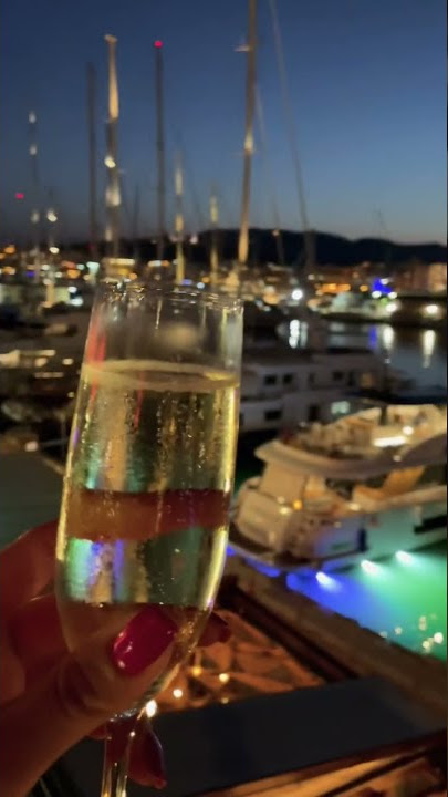 Palma de Mallorca #mallorca #champange #ship  #night  🌜🥂