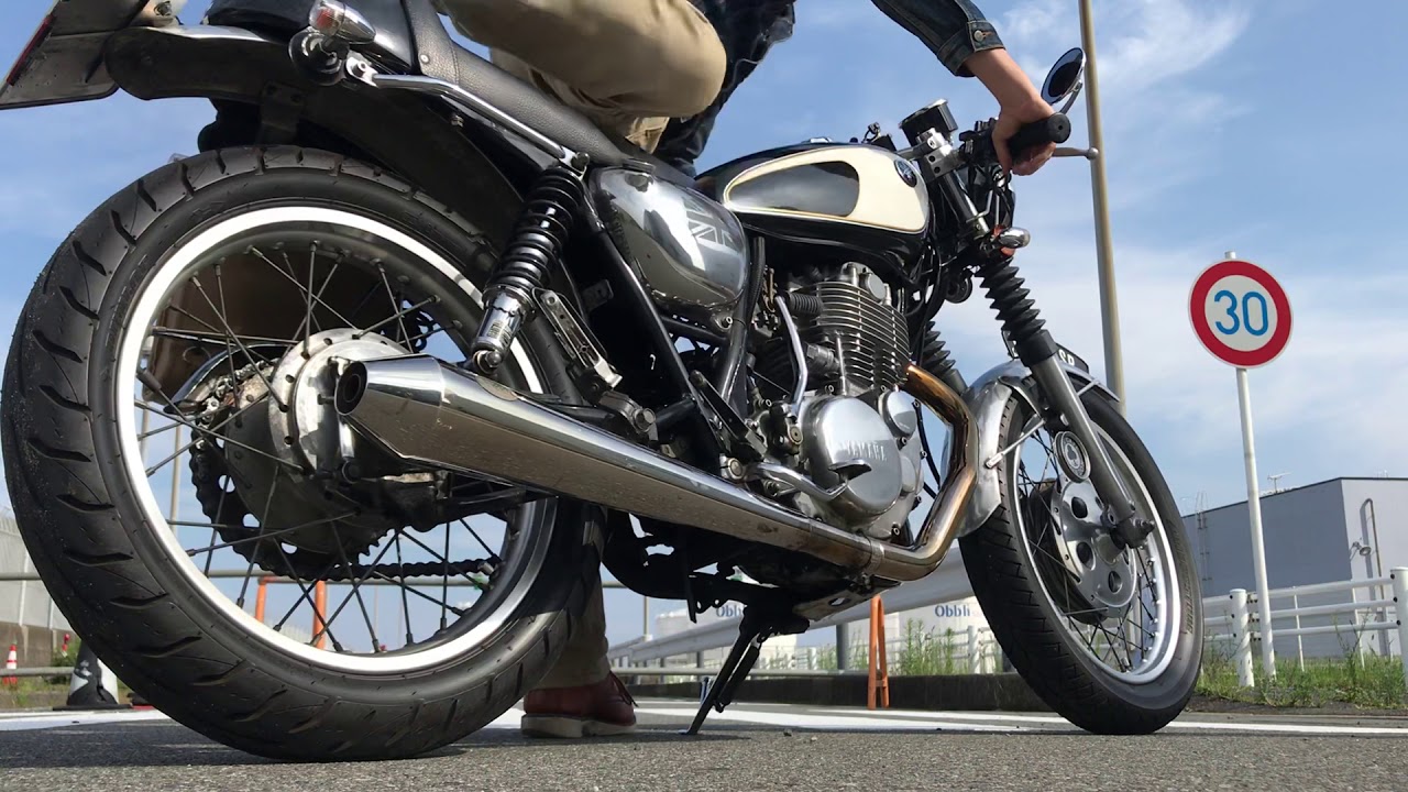 SR400 WM 7Rマフラー - YouTube