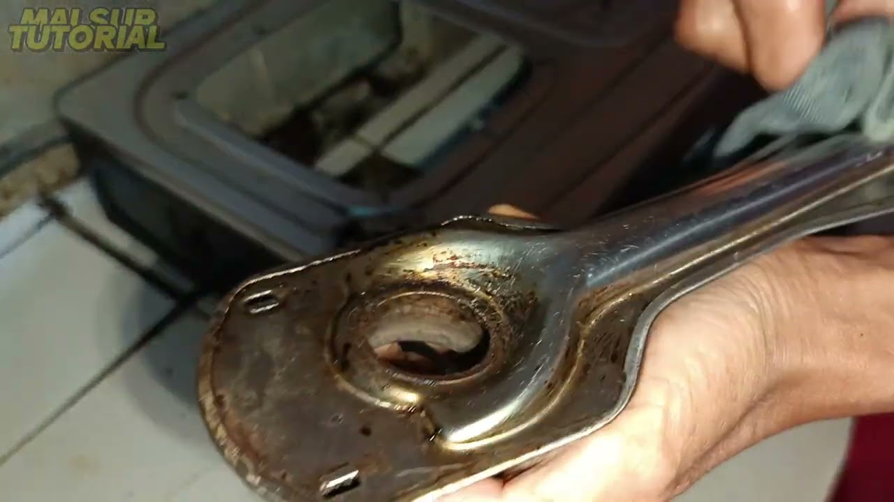 Cara membersihkan Kompor Gas tanpa harus buka Selang Regulator dari Tabung di jamin Aman! 