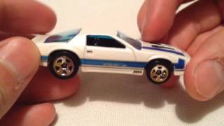 Hot Wheels 1985 Chevrolet Camaro IROC-Z (2016 Target Exclusive Retro Style Series)