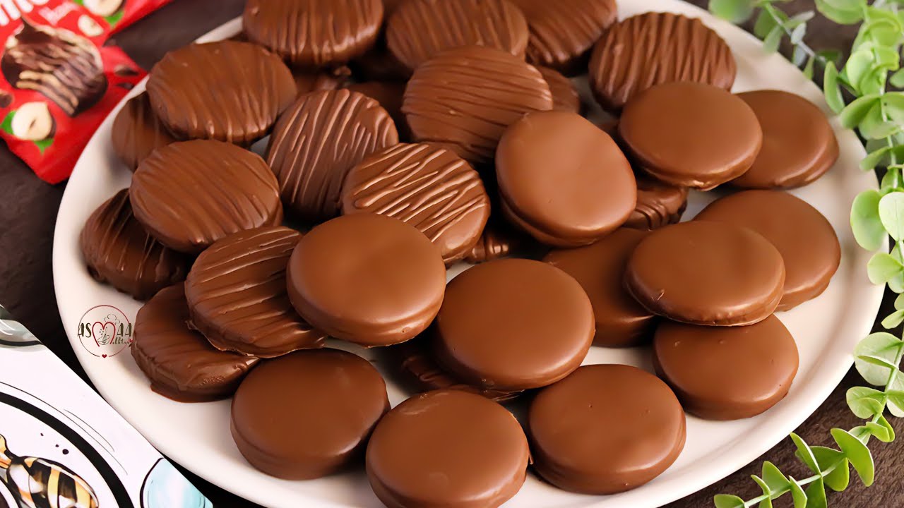 بيضه واحده ونصف كيلو دقيق هتعملي علبتين بسكوت بيمبو بسكوت الشكولاته الاصلي✌️