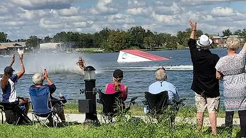 (Slow Motion) 2022 World Water Ski Show Tournament...