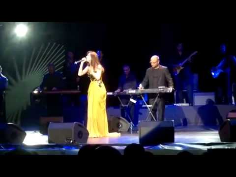 Nancy Ajram - Einy Aleik Istanbul Concert 2012
