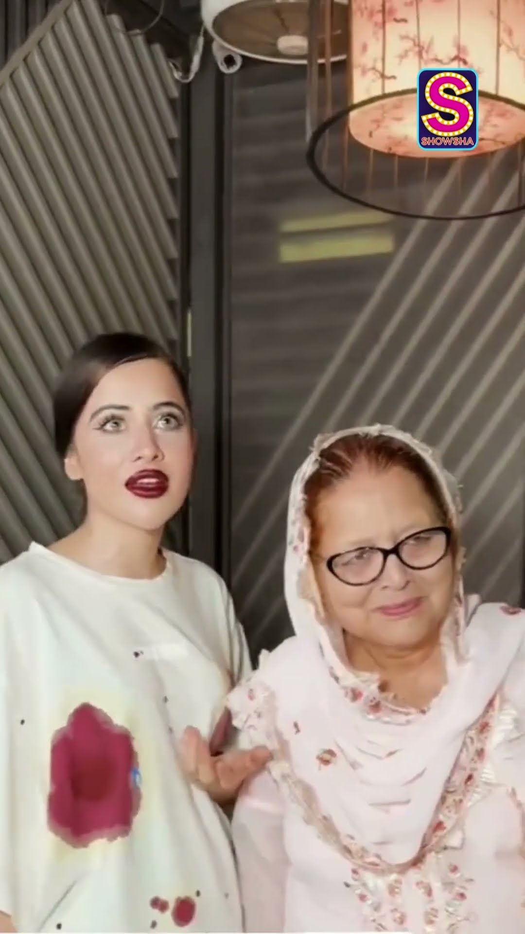 Paps Mistake Uorfi Javed’s Grandmother For Her Mon, Watch How She Reacts | Urfi Javed | N18S