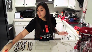 Spider Cupcakes - Quake N Bake