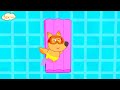 Baby Lucia jugando nuevos retos en la piscina - Fox Family español Videos Divertidos