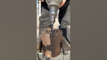 Quickly remove the hexagon socket head screws