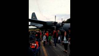 The Great Georgia Airshow 2015  F-18 now does a high speed and loud flyby!