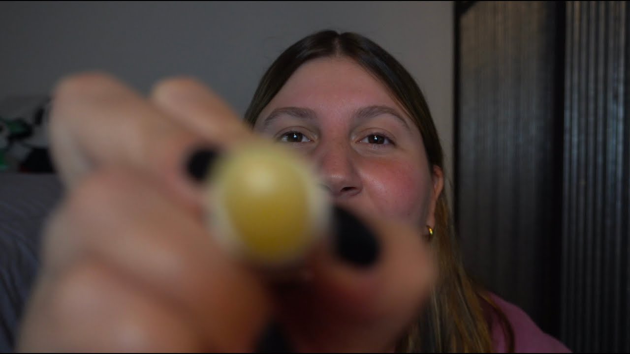 ASMR | Tu mejor amiga te mima... y te reta. MASAJE FACIAL