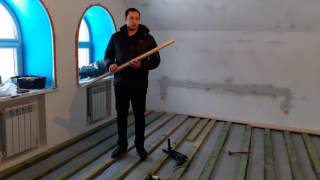 Установка деревянного пола из кедра.