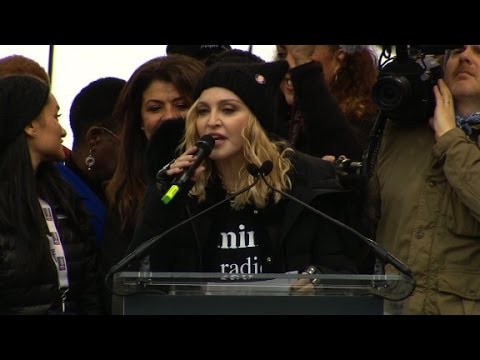 Video: Madonna Trampın qələbəsinə münasibət bildirib