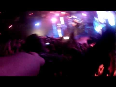 Como Crowd Surf
