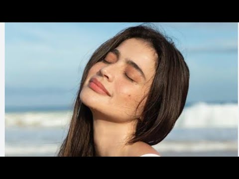 Anne Curtis PINAGPIYESTAHAN ng mga Netizens sa kanyang LATEST BEACH BIKINI VIDEO!!