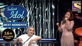 Miniatura de vídeo de "Neha Kakkar हुई Santosh Ji की Story से Emotional, दिया एक Special Gift | Indian Idol Season 12"