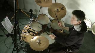 Here's is a breakdown of the great drum solo intro to Caravan as us...