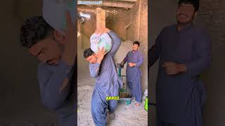 El cliente genio no puede dejarse engañar por el comerciante malo🤣 #movie #viral #shorts