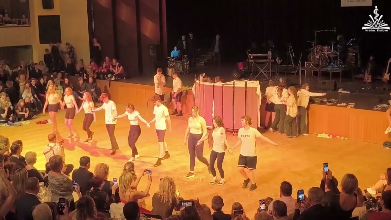 Půlnoční překvapení 4.C - maturitní ples 2026