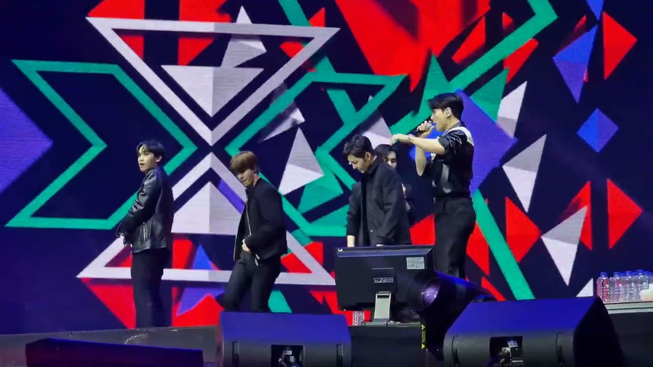 BTOB - 'WOW' Live (MIK Festival Paris 2023)