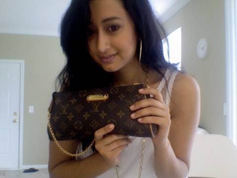 LOUIS VUITTON EVA CLUTCH ♡ review, what's in my evening bag *love what you  have* 