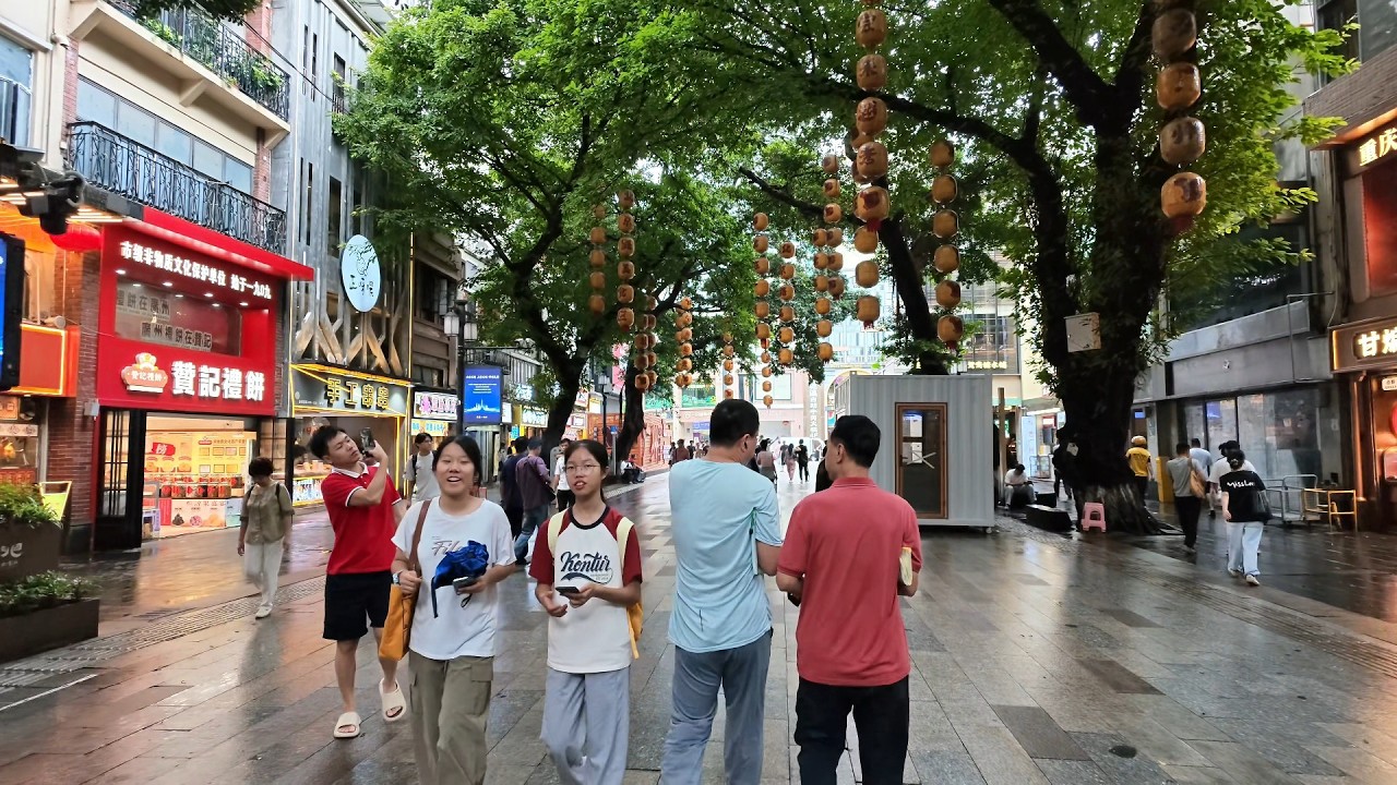 Exploring Guangzhou’s Iconic Beijing Road Pedestrian Mall – Video
