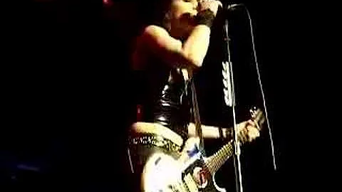 JOAN JETT-Do You Want To Touch Me (LIVE)