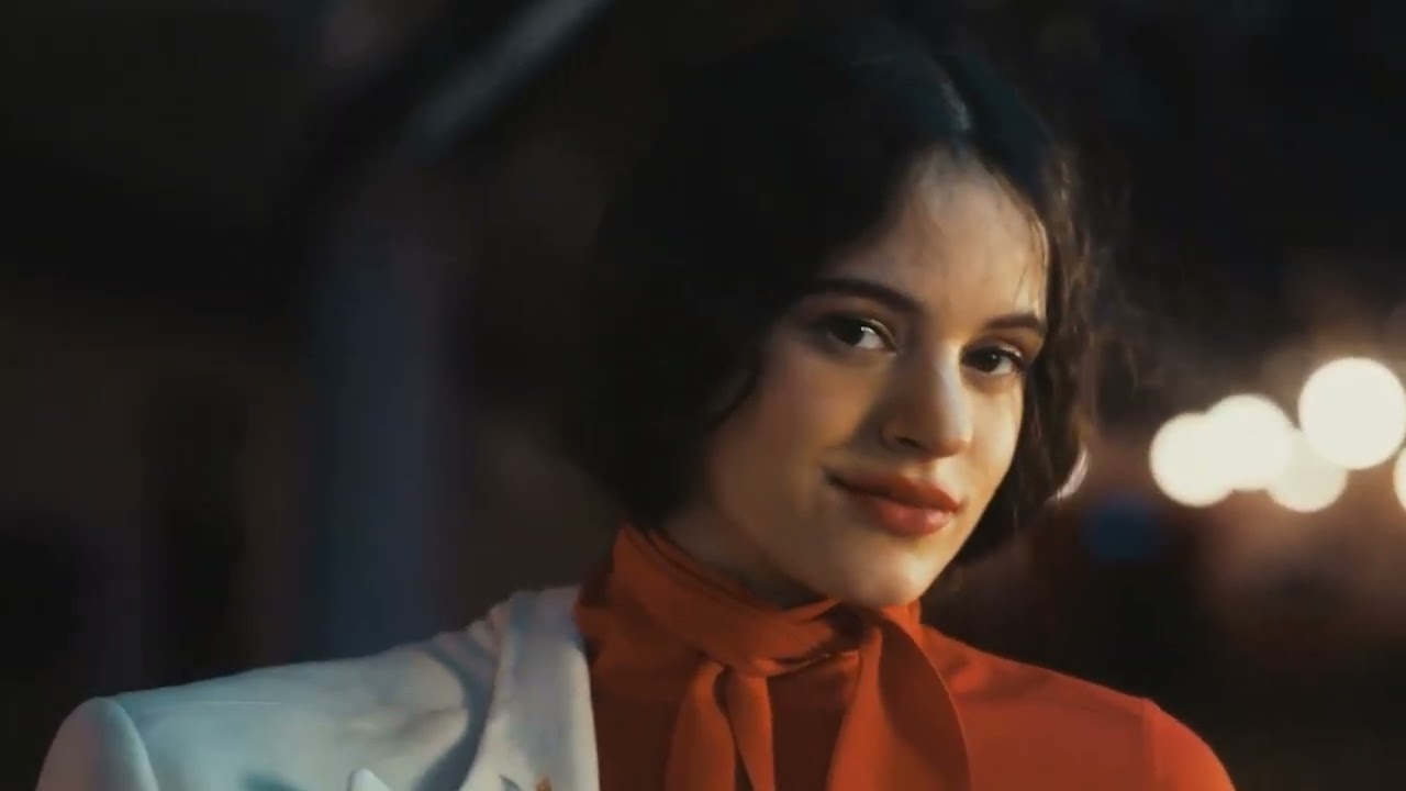 ROSALÍA - Un Millón de Veces (Lyric Video)