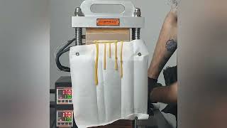 Triangle Skunk x 60sSkunk x Roadkill Skunk 159-45u Full Spec Live Hash Rosin Air dried being pressed