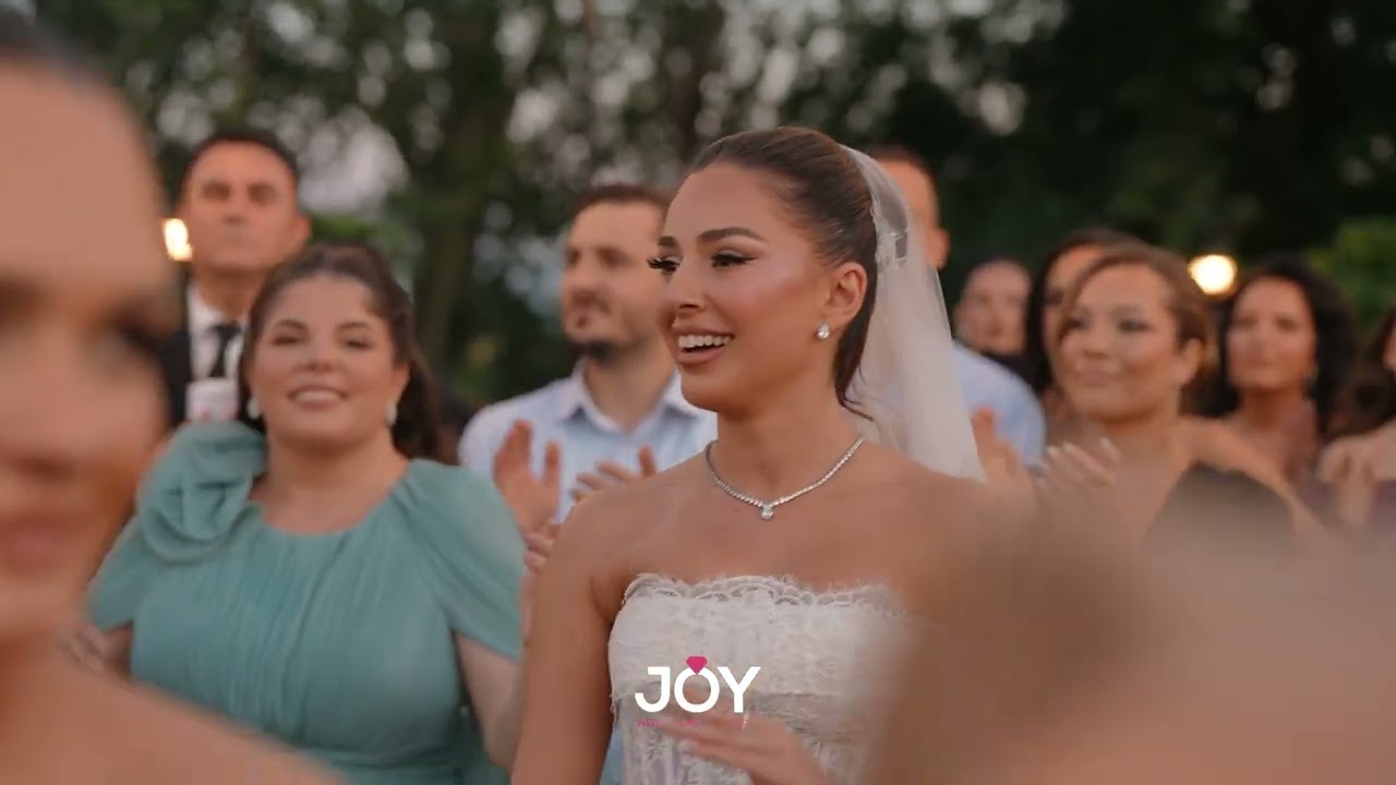 Moment interesant në dasmë Labinot Tahiri i jep para dhëndrit 💶