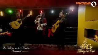 Mary de Oro interpretando el pasillo (PESARES).