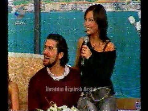Seda Sayan, Ebru Gündeş'le Memet Ali Alabora'yı başgöz etmeye çalışıyor 2003