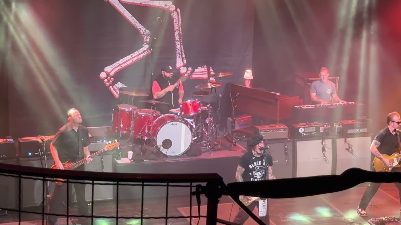 Social Distortion