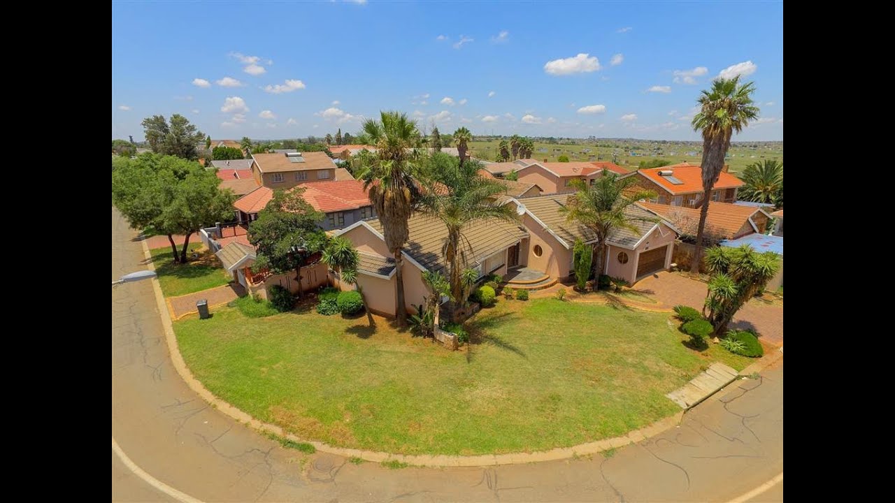 5 Bed House for sale in Gauteng Johannesburg Lenasia To Ennerdale